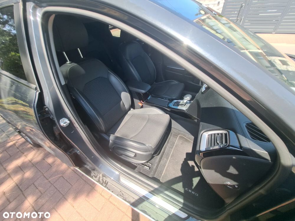 Kia XCeed 1.6 T-GDI L Business Line DCT - 11