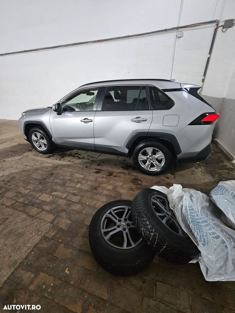 Toyota RAV4 - 11