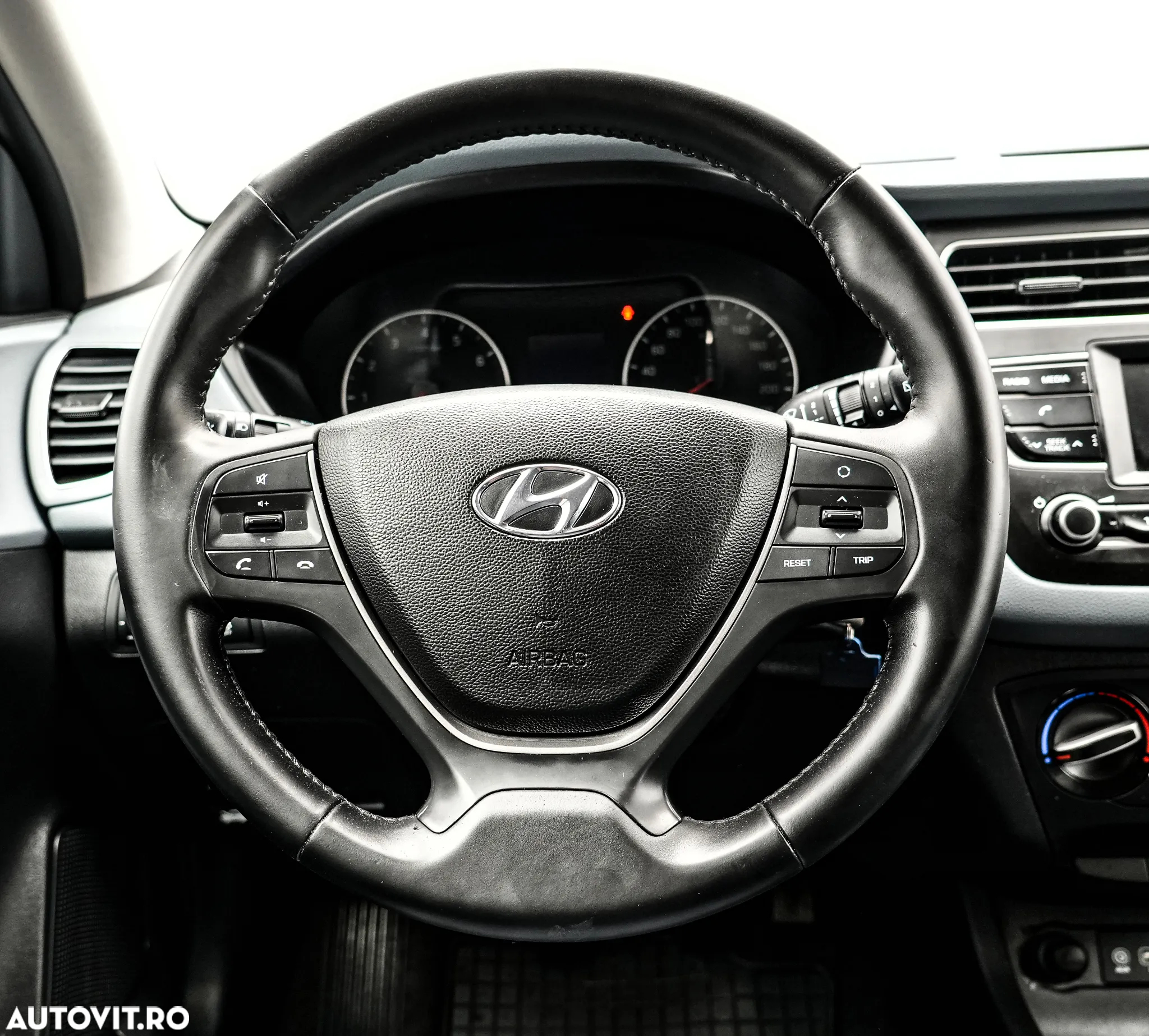 Hyundai i20 1.25 75CP M/T Led Line TwoTione - 18
