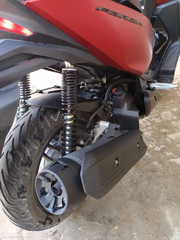 Honda Forza - 6