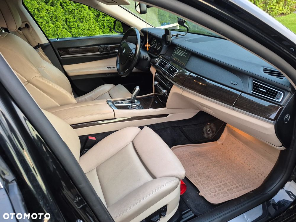 BMW Seria 7 730d L - 17