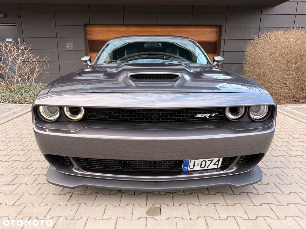 Dodge Challenger - 1