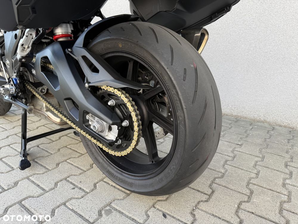BMW XR - 18