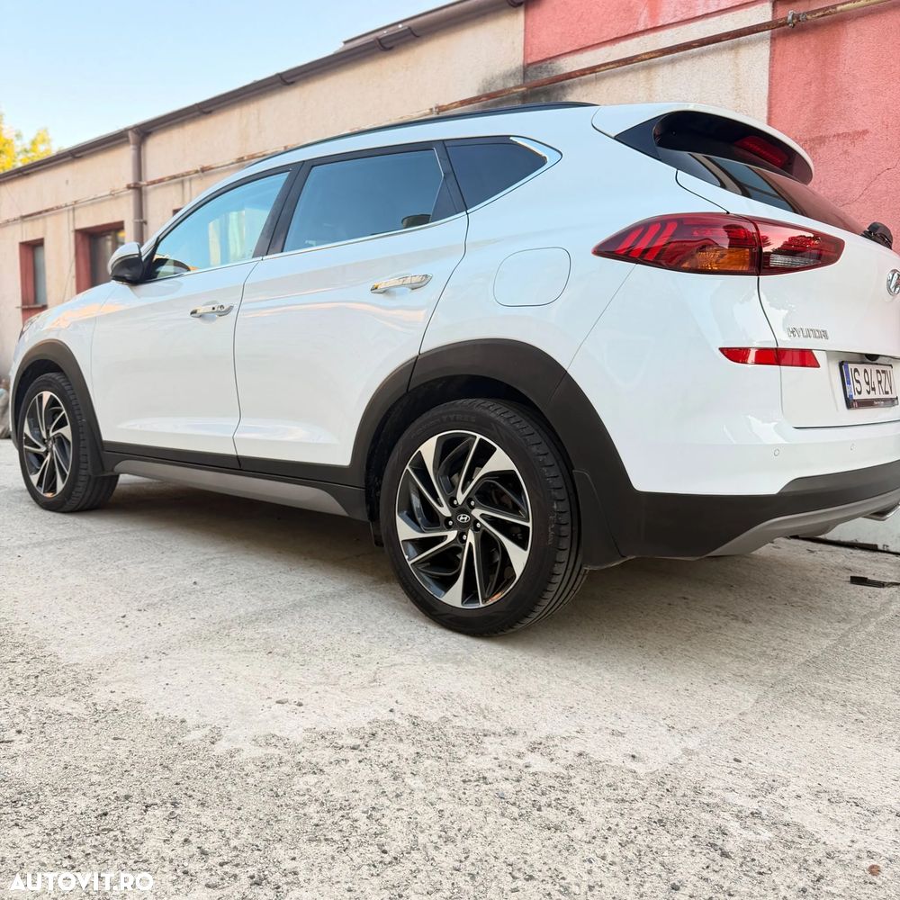 Hyundai Tucson 2.0 CRDI 4WD 8AT Luxury - 2