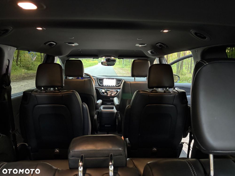Chrysler Pacifica - 19