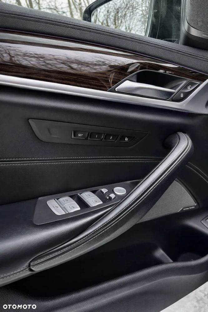 BMW Seria 5 520d xDrive M Sport sport - 7