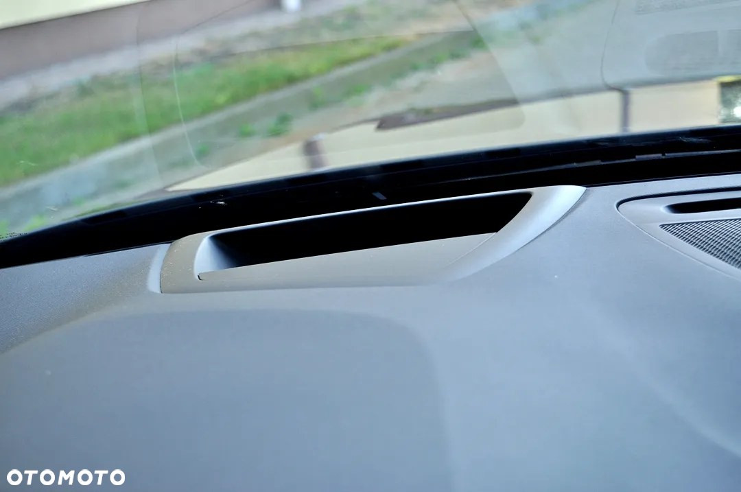 Volvo V60 D4 Geartronic R-Design - 21
