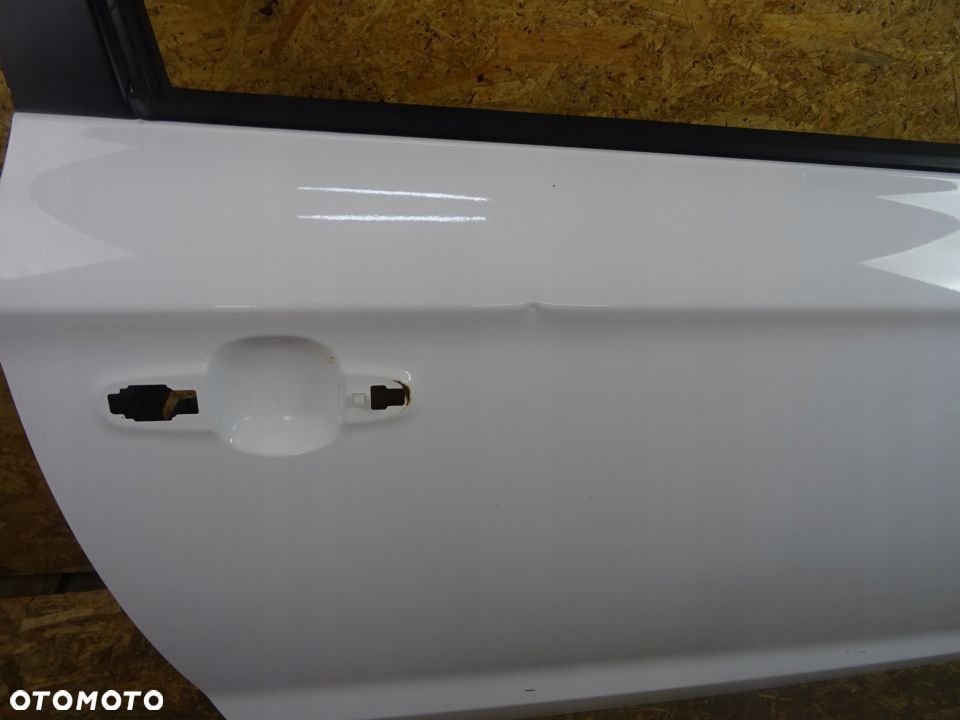 DRZWI PRAWY PRZÓD HYUNDAI I20 08-12 1.2 - 2