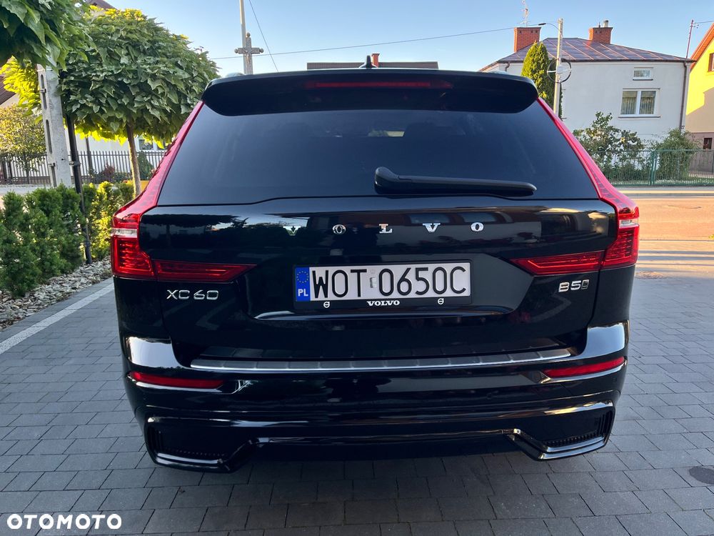 Volvo XC 60 B5 B AWD Ultimate Dark - 14