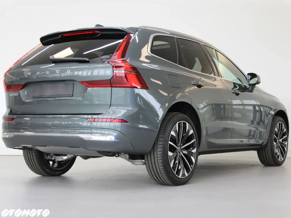 Volvo XC 60 B5 B AWD Plus Dark - 3
