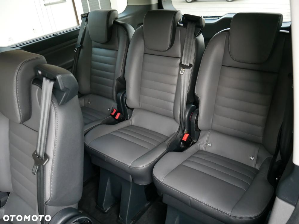 Ford Tourneo Custom 320 L2H1 VA Autm Titanium - 28