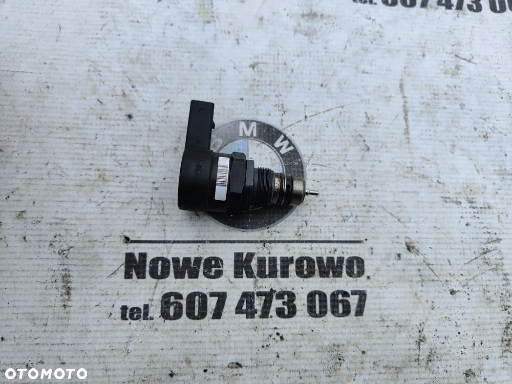 BMW 2.0d 2.5d 3.0d Zawór regulator ciśnienia paliwa w listwę 0281002481 - 1