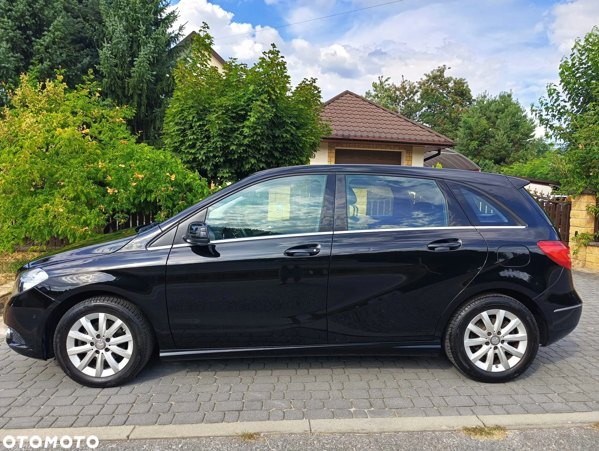 Mercedes-Benz Klasa B 180 (BlueEFFICIENCY) - 2