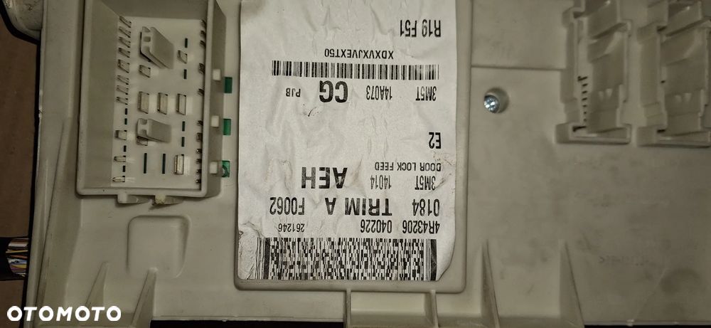 Skrzynka bezpieczników bsi ford c-max 1.6 16v 3m5t-14a073-cg - 3
