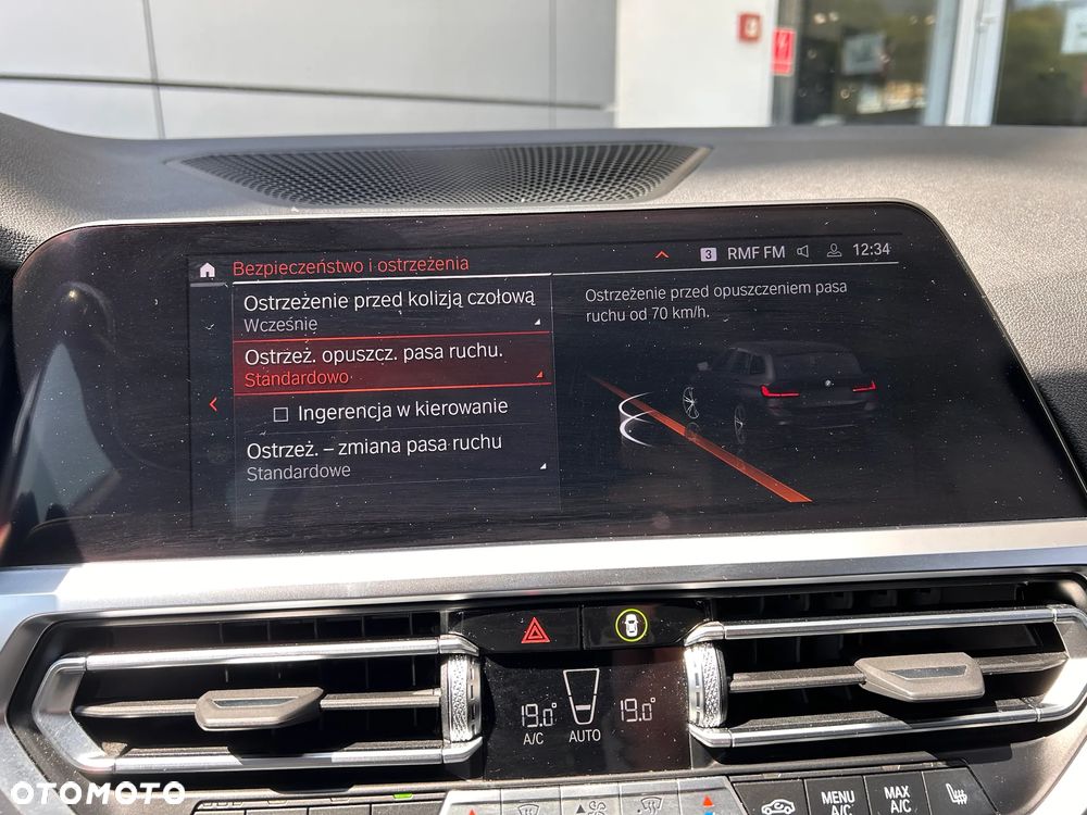 BMW Seria 3 320d xDrive MHEV M Sport sport - 38