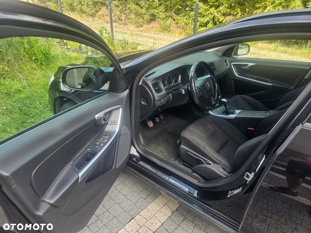 Volvo V60 D2 Drive-E Momentum - 15