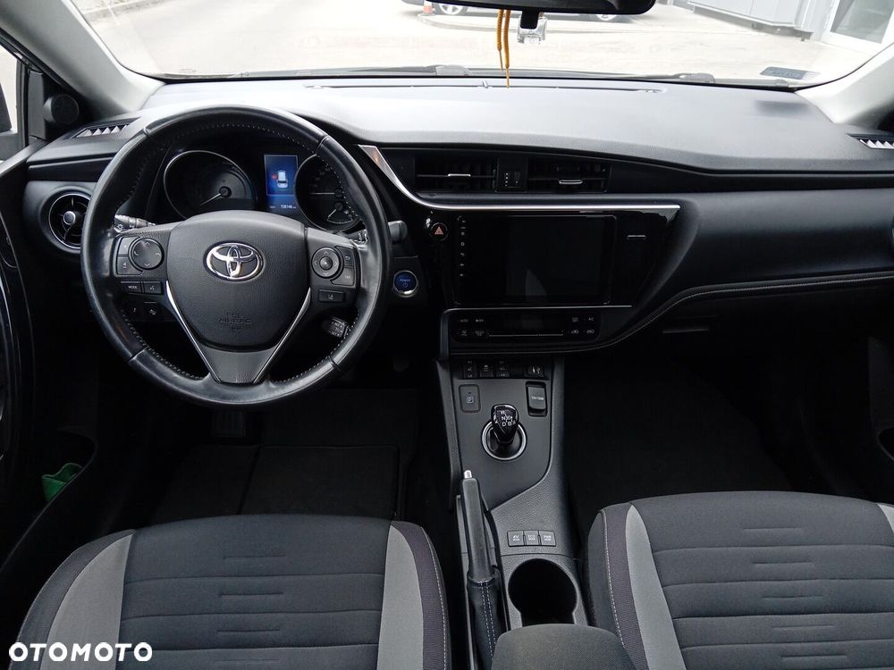Toyota Auris - 16