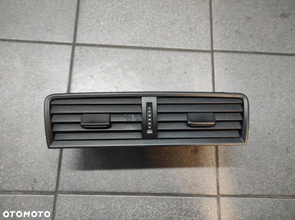 SKODA FABIA 3 ŚRODKOWA KRATKA NAWIEWU 6V0820951B CAŁA WYSYŁKA !!!!!!! - 1