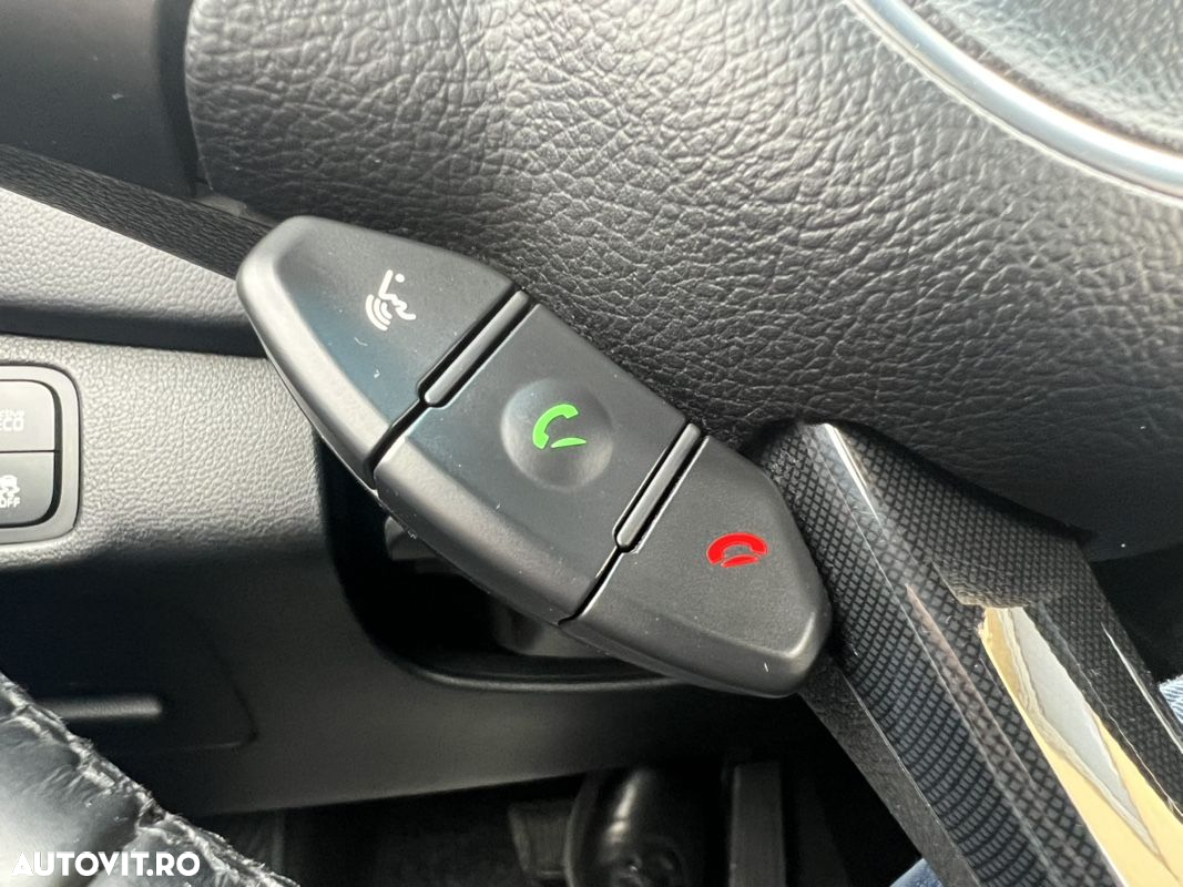 Kia Carens - 23