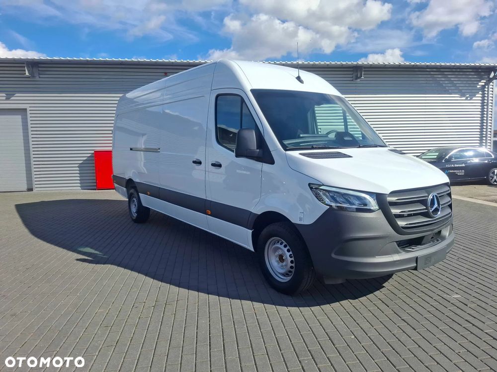 Mercedes-Benz Sprinter 319 - 4