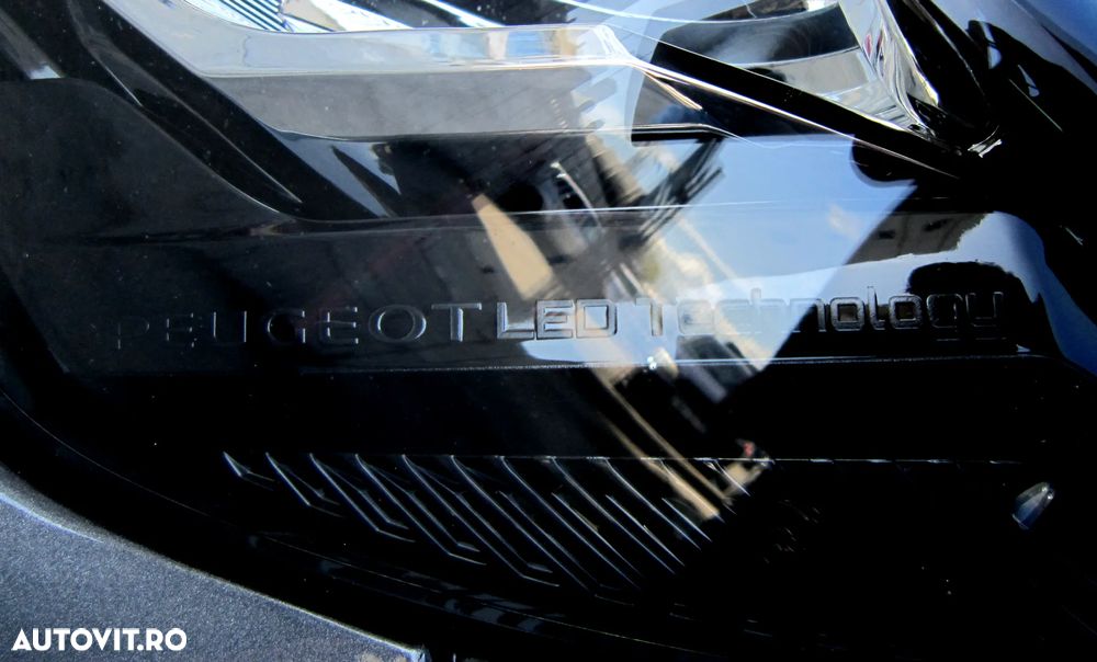 Peugeot 2008 1.5 BlueHDI EAT8 STT Allure Pack - 4