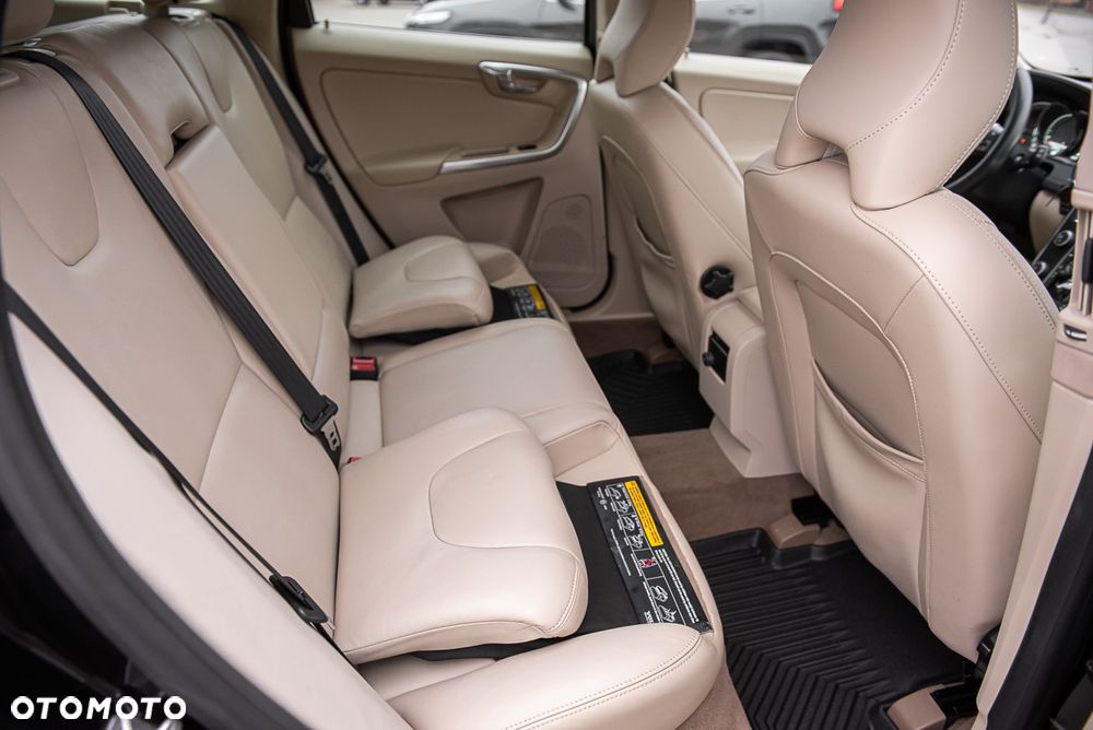 Volvo XC 60 D4 Geartronic Summum - 28