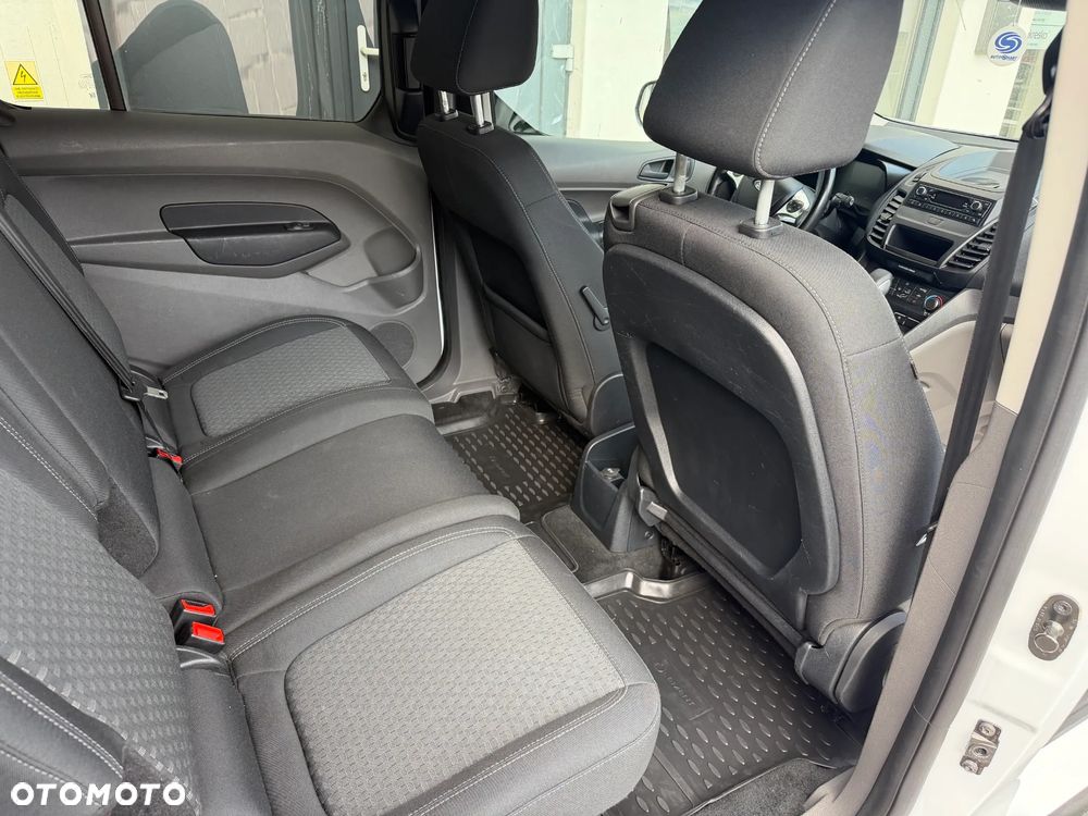 Ford Tourneo Connect Grand - 36