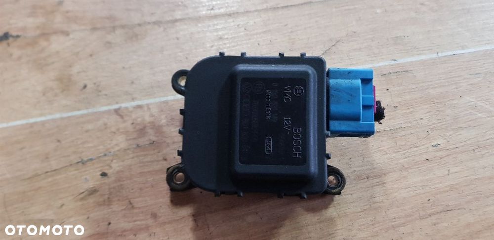 AUDI A4 B5 SILNICZEK NAGRZEWNICY 0132801149 - 1
