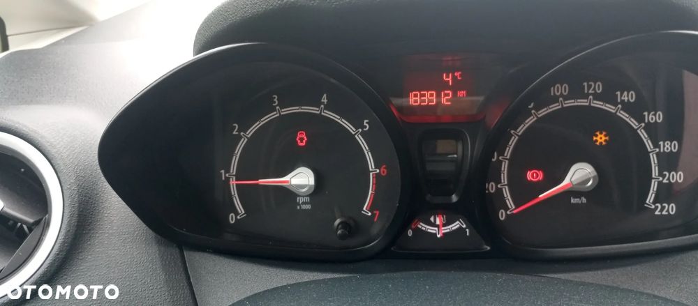 Ford Fiesta 1.25 Champions Edition - 11