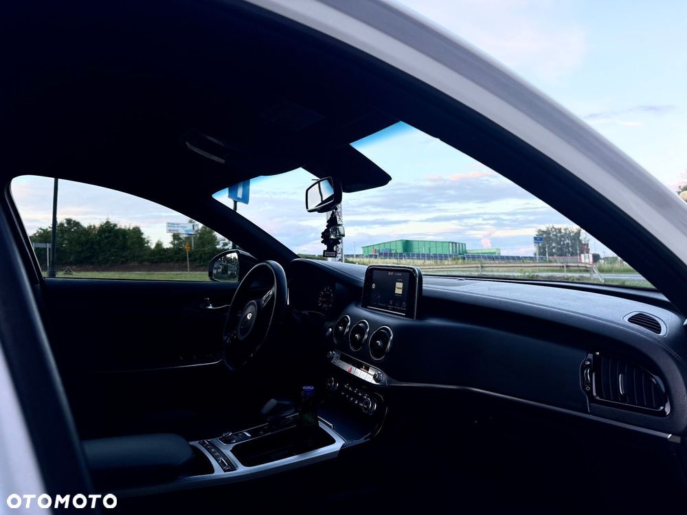 Kia Stinger - 10