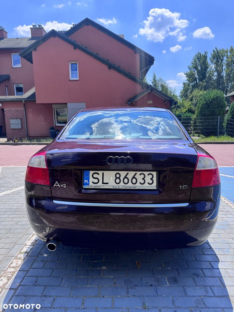 Audi A4 Limousine - 4
