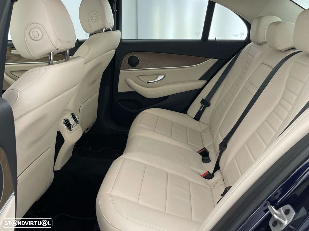 Mercedes-Benz E 300 de AMG Line - 12