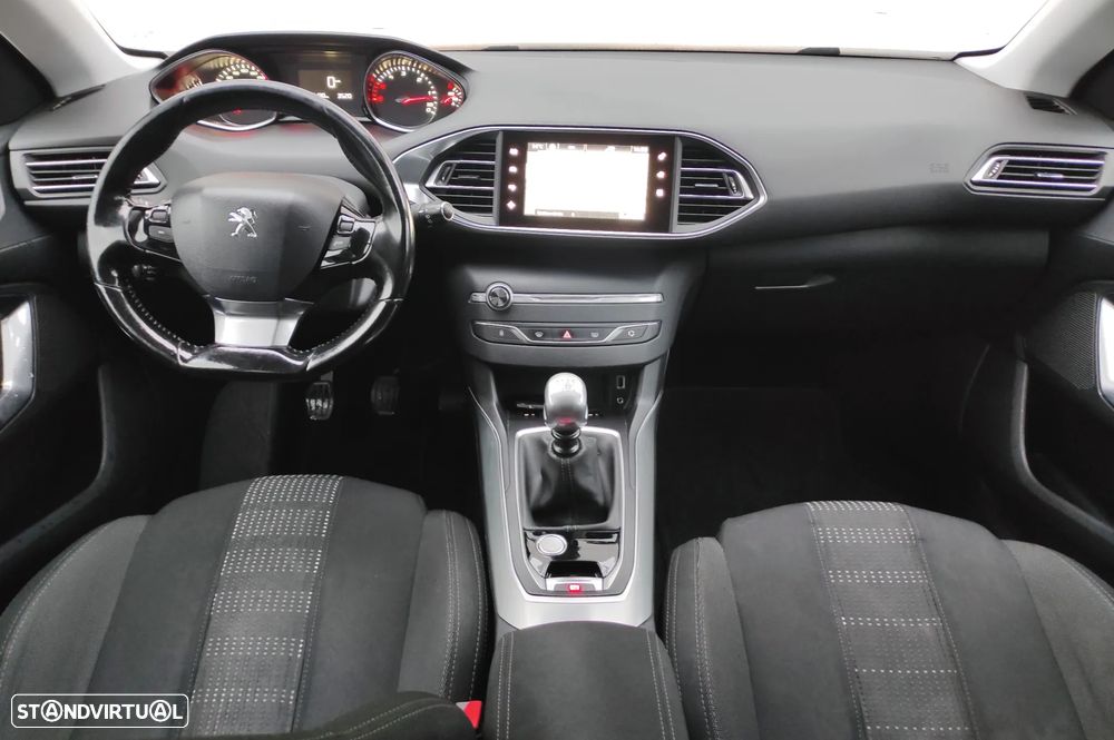 Peugeot 308 1.6 e-HDi Allure - 16