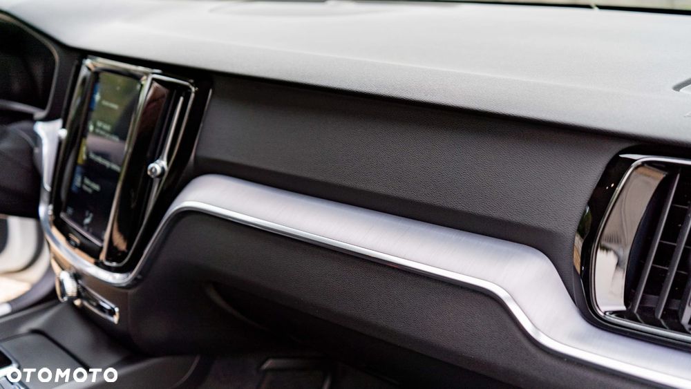 Volvo V60 D3 Momentum Core - 19