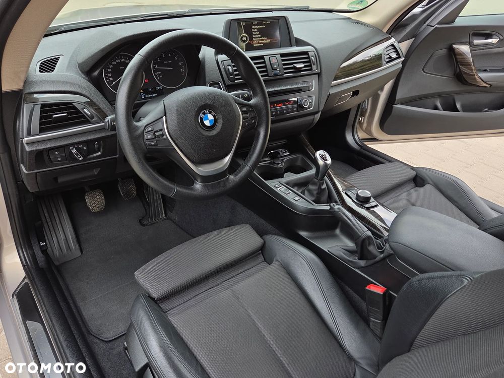 BMW Seria 2 220i Advantage - 27