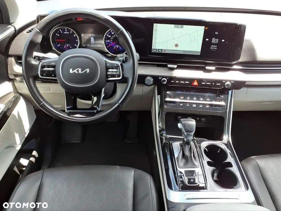 Kia Carnival - 10