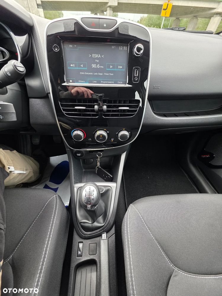Renault Clio 1.2 16V 75 Limited - 22