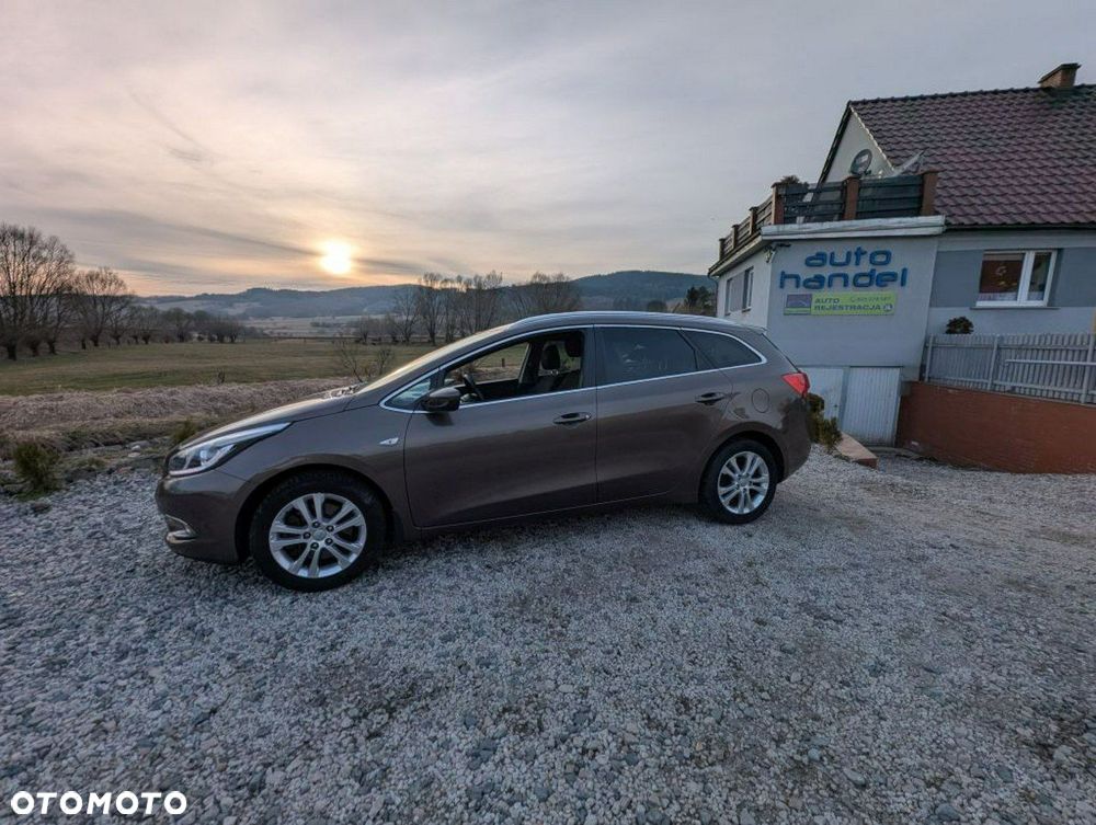 Kia Ceed - 13