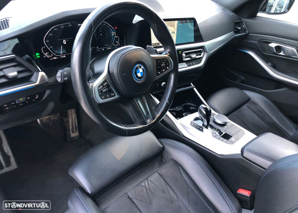 BMW 320 e Pack Desportivo M Auto - 29