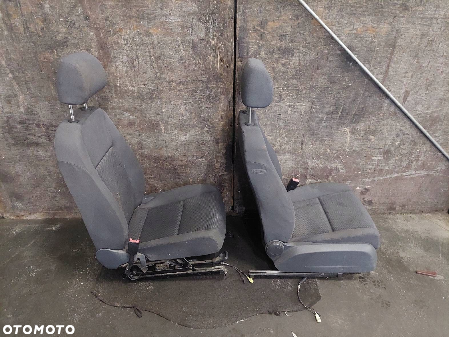 FOTELE KOMPLET LEWY PRAWY KANAPA TYŁ VOLKSWAGEN GOLF V HB 5D - 16