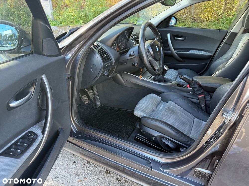 BMW Seria 1 120i - 9