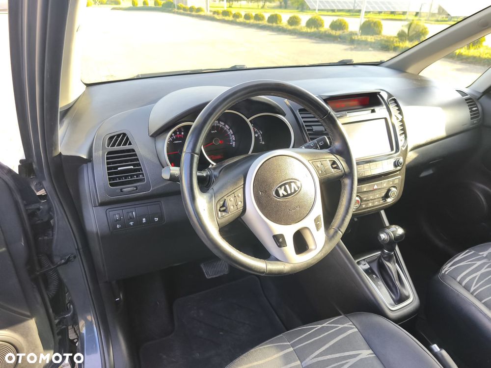 Kia Venga - 10