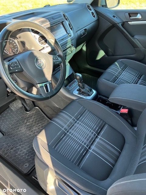 Volkswagen Tiguan 2.0 TDI DPF 4Motion BlueMotion Technology DSG Lounge Sport & Style - 13