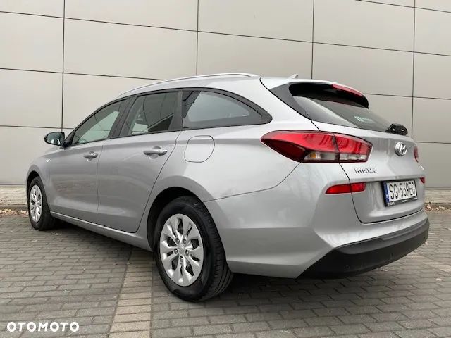 Hyundai i30 1.5 DPI Classic + - 7