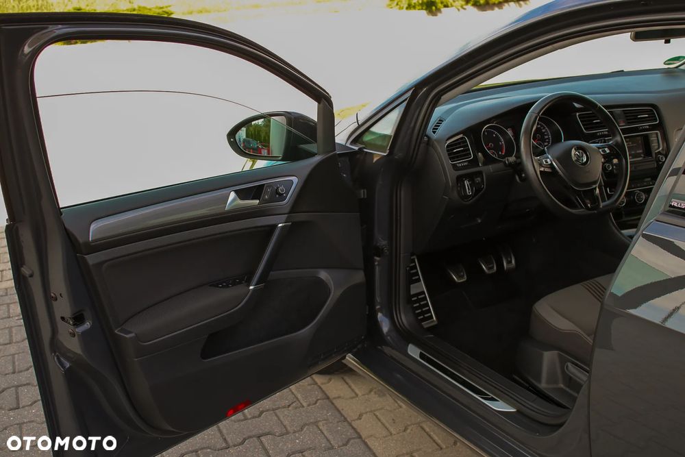 Volkswagen Golf 1.6 TDI BlueMotion Technology Allstar - 29