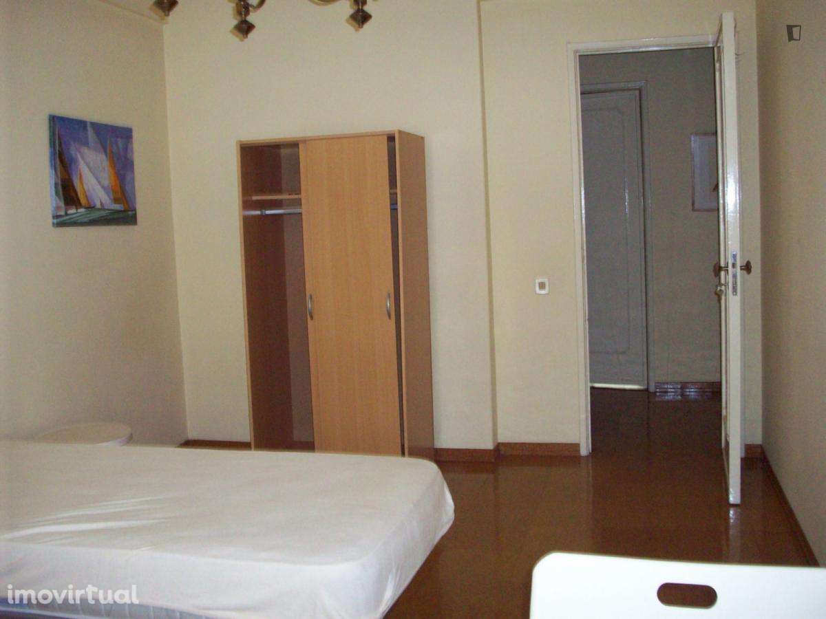 Quarto - localizado em Campolide Lisbon - Grande imagem: 3/10
