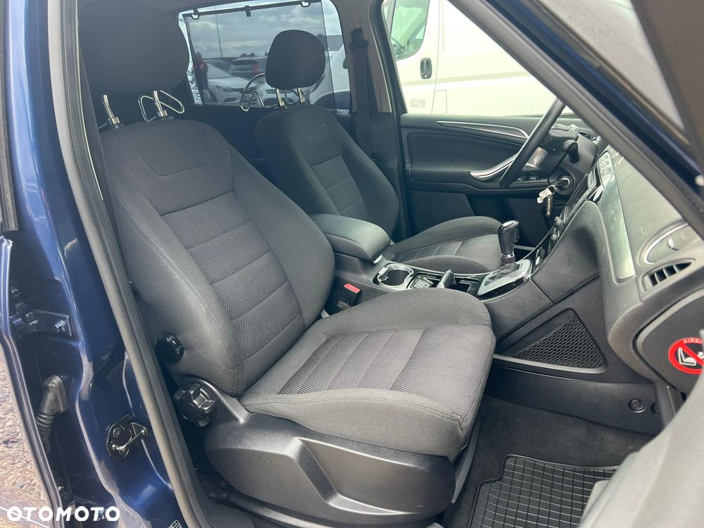 Ford S-Max - 17