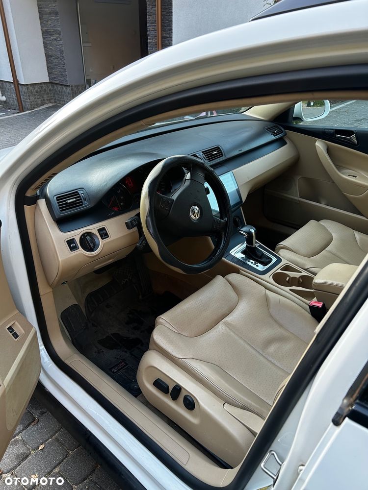 Volkswagen Passat Variant 2.0 Turbo FSI Automatik Individual - 11