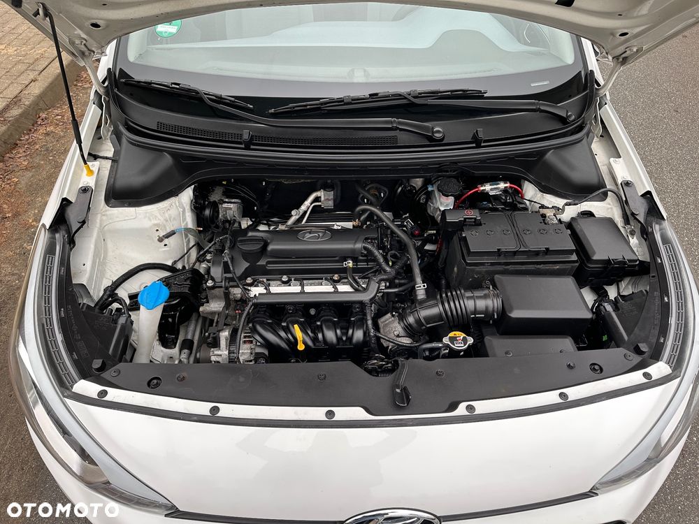 Hyundai i20 1.2 Fifa World Cup Edition - 24