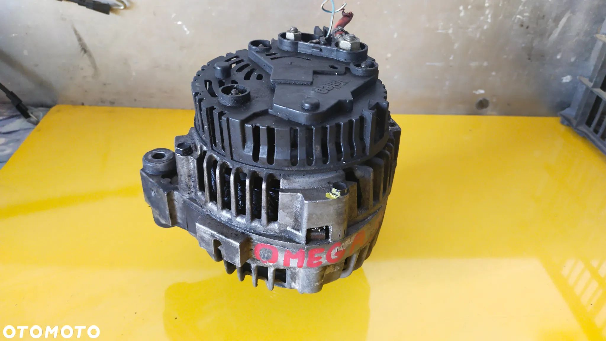 Opel Omega B alternator - 1